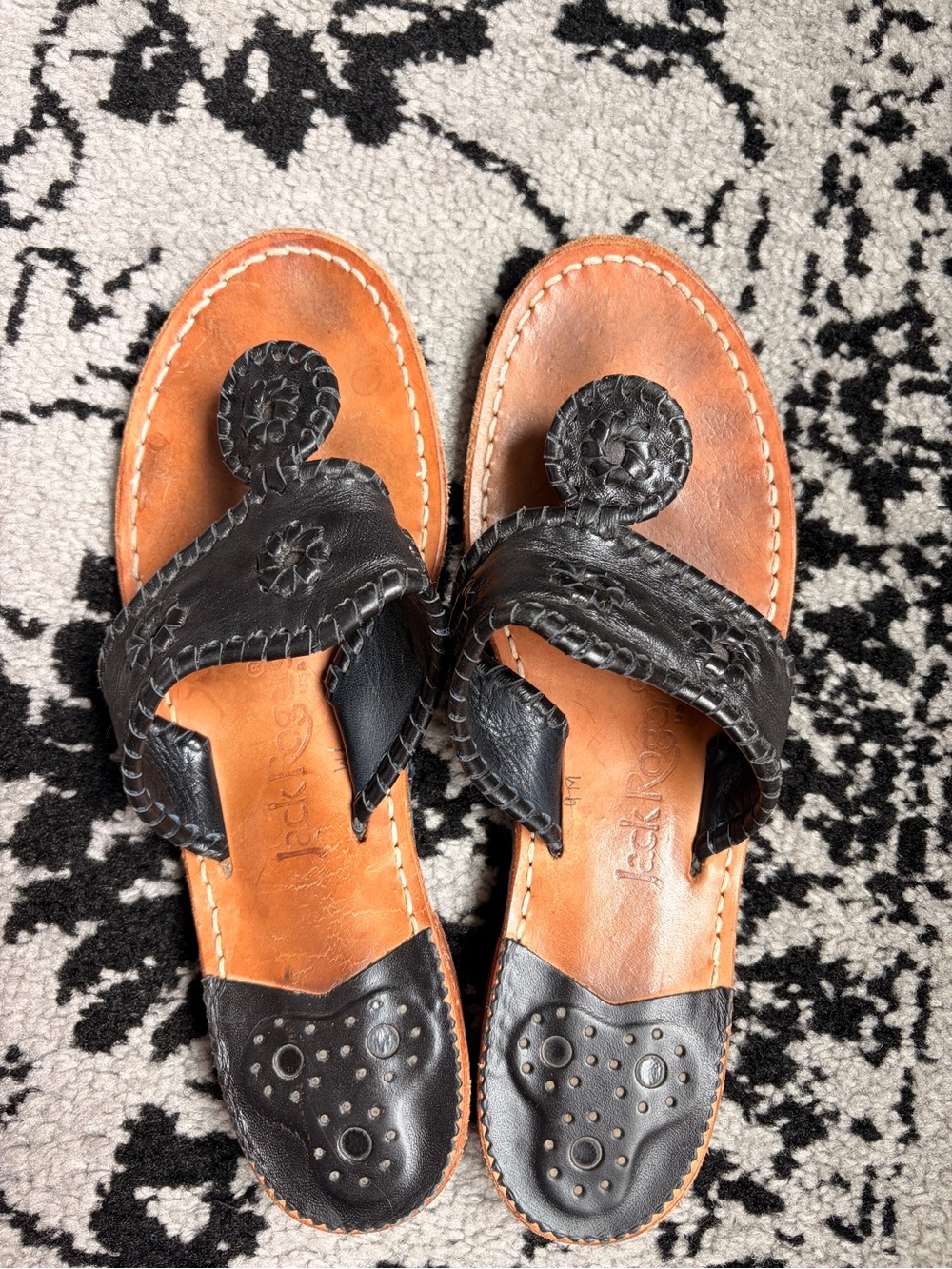 Jack Rogers Black Leather Women's Sandals - Classic Thong Slide, size 9